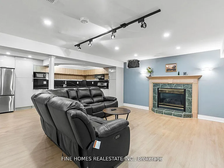 109 Angelina Ave — Photo 20