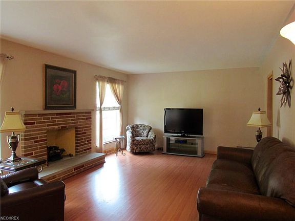 5th image of 1134 Walton Dr