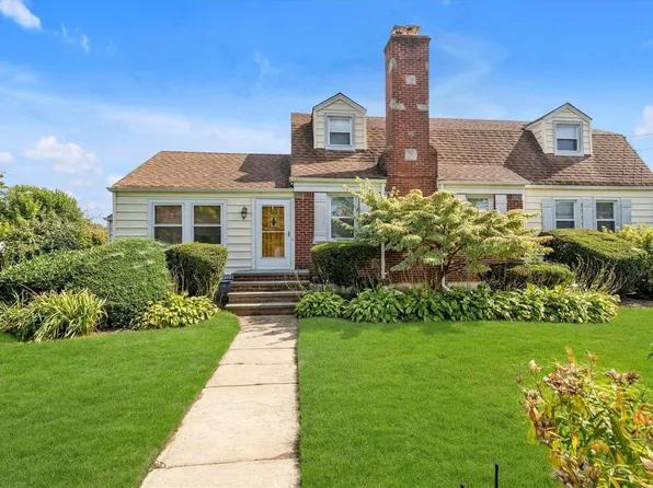 1 Highland Street, Baldwin, NY 11510