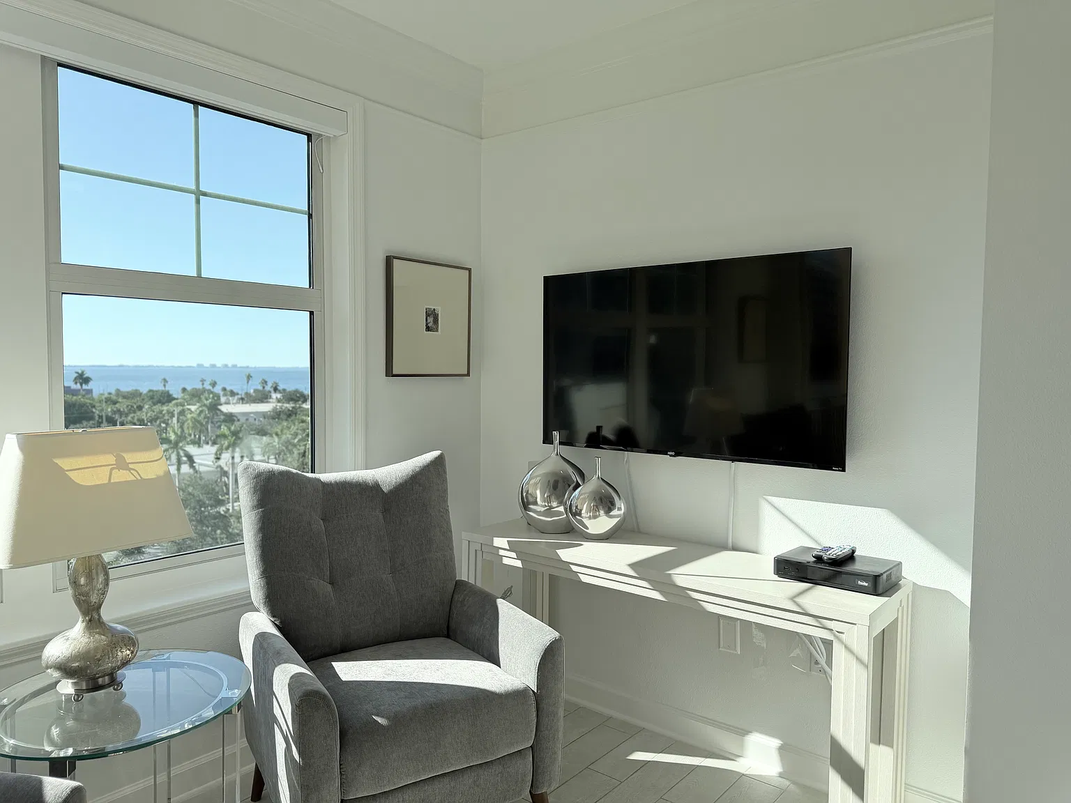 2 bed, 1100 sqft, $6,500 — Photo 3