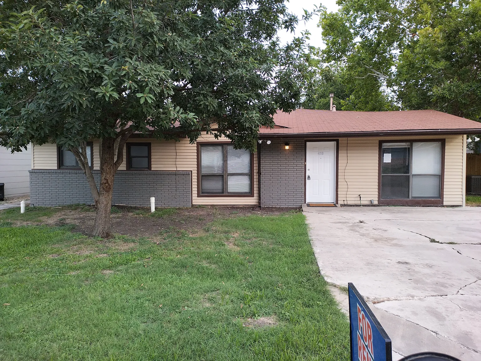 4 bed, 1760 sqft, $1,700 — Photo 1