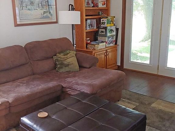 4th image of 217590 March Rapids Ave