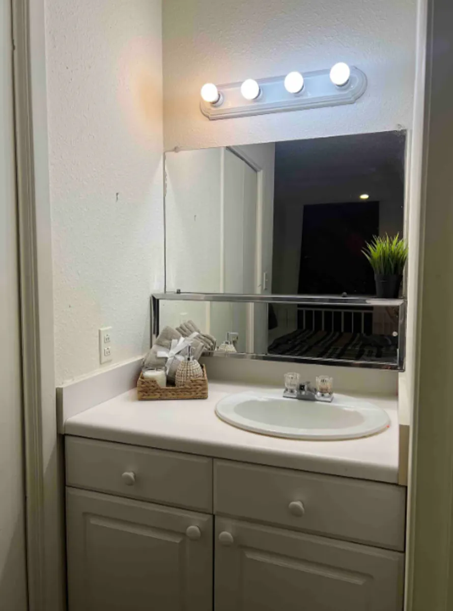Photo 2 of 12 - 701 1/2 W 25th St #6 - Austin, TX Building Photo - 701 1/2 W 25th St #6
