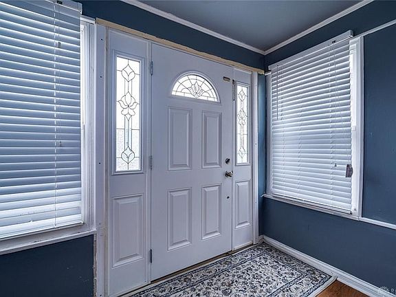 3rd image of 1705 Mack Ave