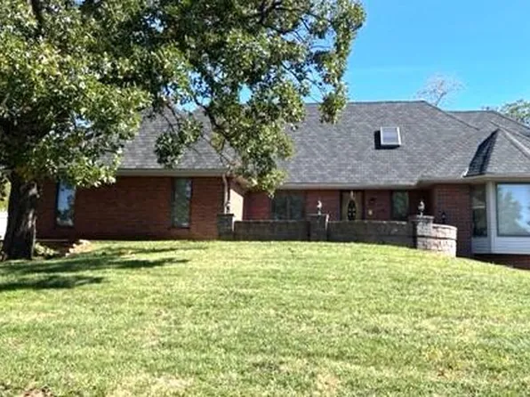 1707 Engelwood Dr, Jefferson City, MO 65101