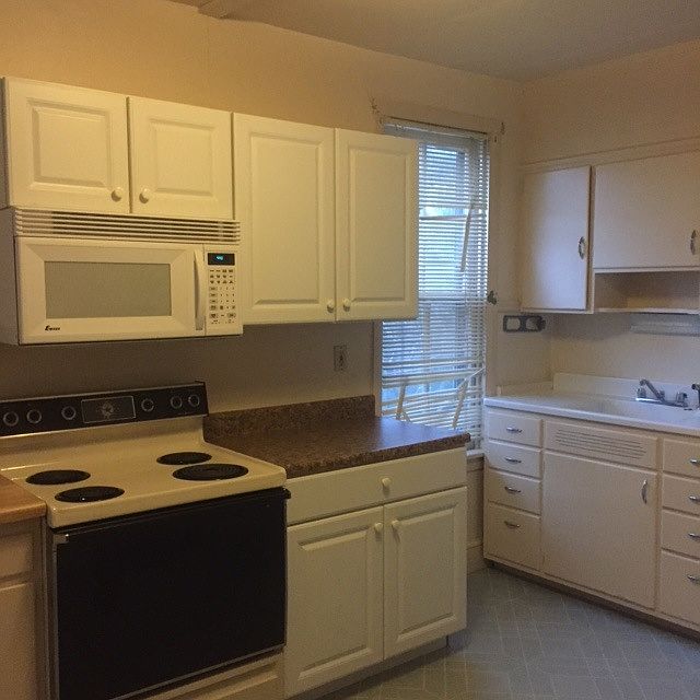 2nd image of 407 1/2 E 4th St