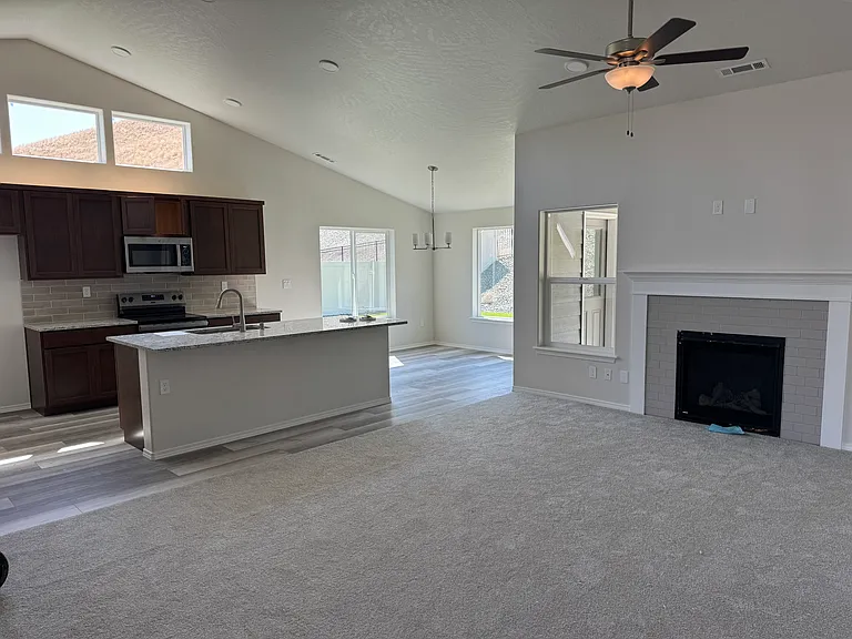 262 Ladera St — Photo 2