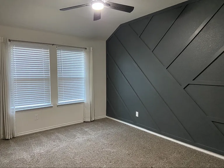 2522 Russell St — Photo 10
