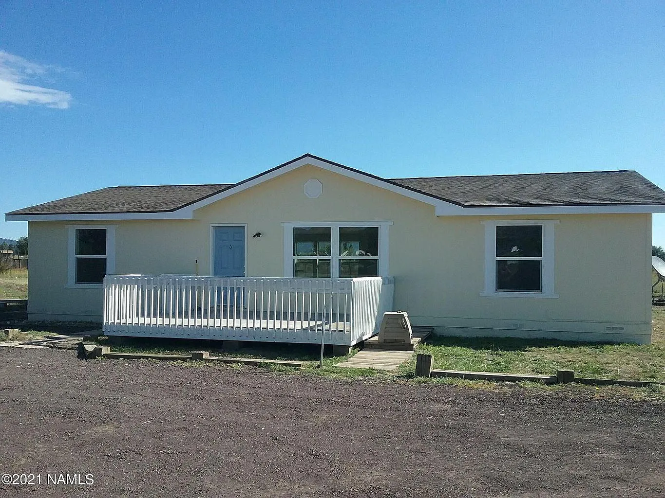 3 bed, 1377 sqft, $2,400 — Photo 2