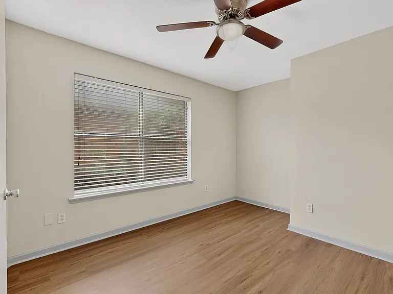 1700 Wheatfield Dr — Photo 25