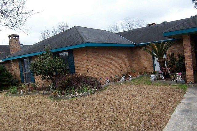 1st image of 319 Vivian Dr