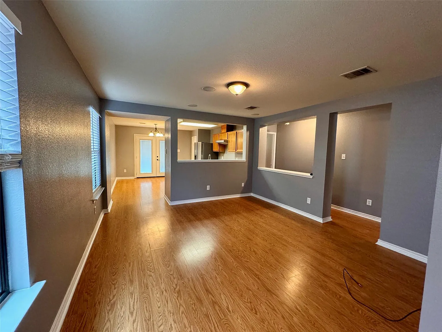 3 bed, 2.0 bath, 1314 sqft, $1,950 — Photo 4