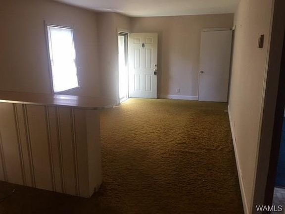 3rd image of 4606 Greenview Dr