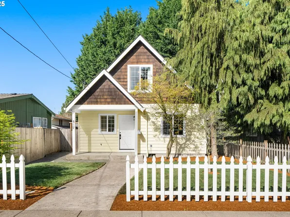 817 S River St, Newberg, OR 97132