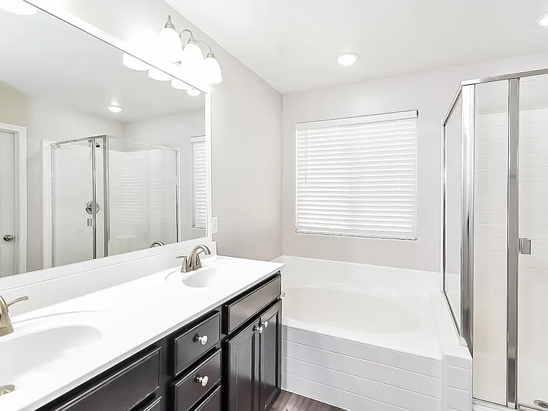 10509 W Gilmore Ave — Photo 15