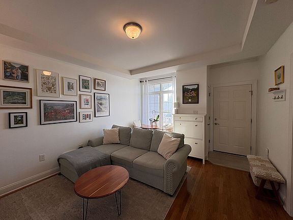 5th image of 149 Townhouse Ln