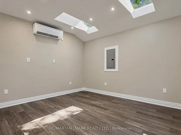 87 Fallingbrook Rd — Photo 38