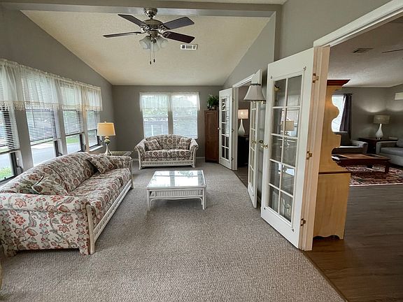4th image of 1416 Torrey Pines Dr