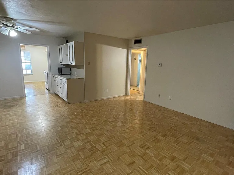 7600 Burgoyne Rd #240 — Photo 11