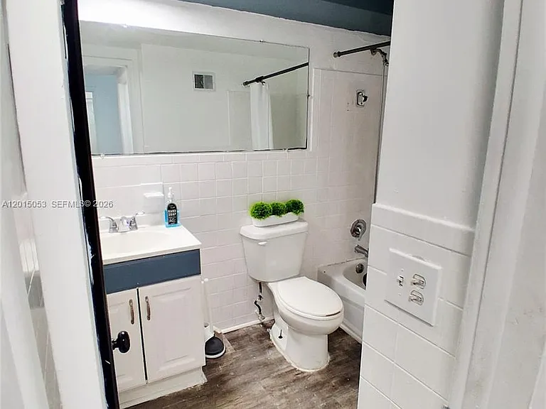 1450 NE 170th St #202 — Photo 12