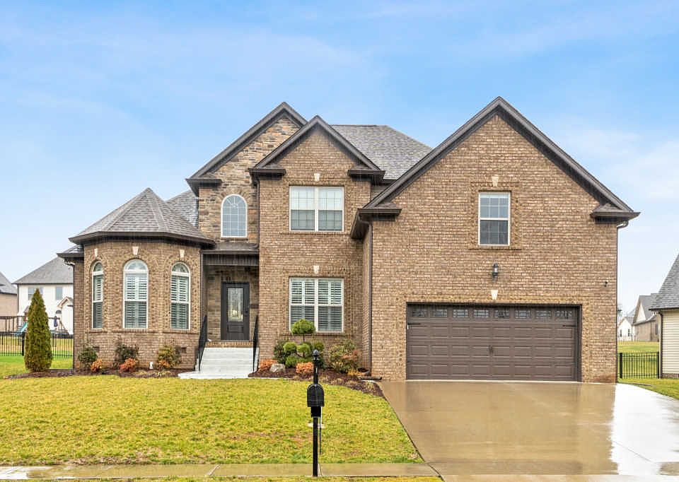1st image of 326 S Stonecrop Ct