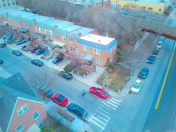 4th image of 3149 56th St