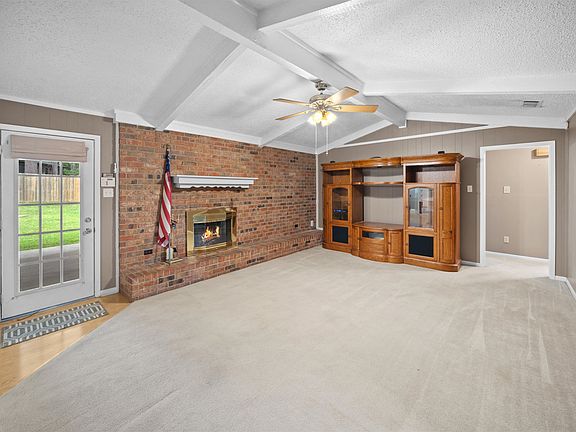 5th image of 505 Country Club Dr