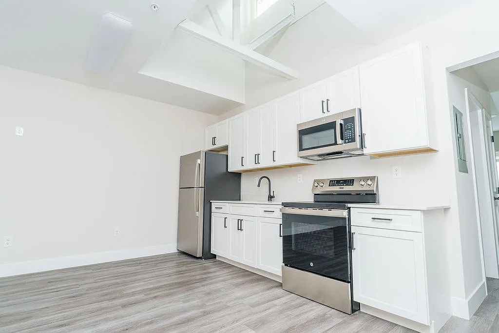 Riverwalk Apartments — Photo 1