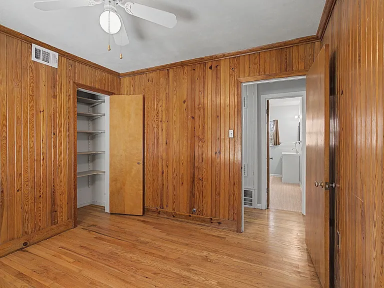 422 N Pecan St — Photo 13