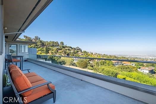 2nd image of 43 Avenida Corona