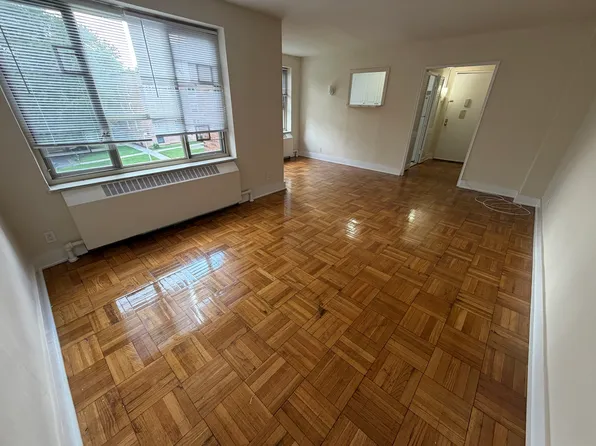 (undisclosed Address), Fresh Meadows, NY 11365