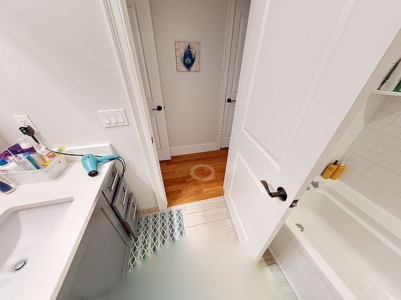 5th image of 168 Hampshire St APT 3A