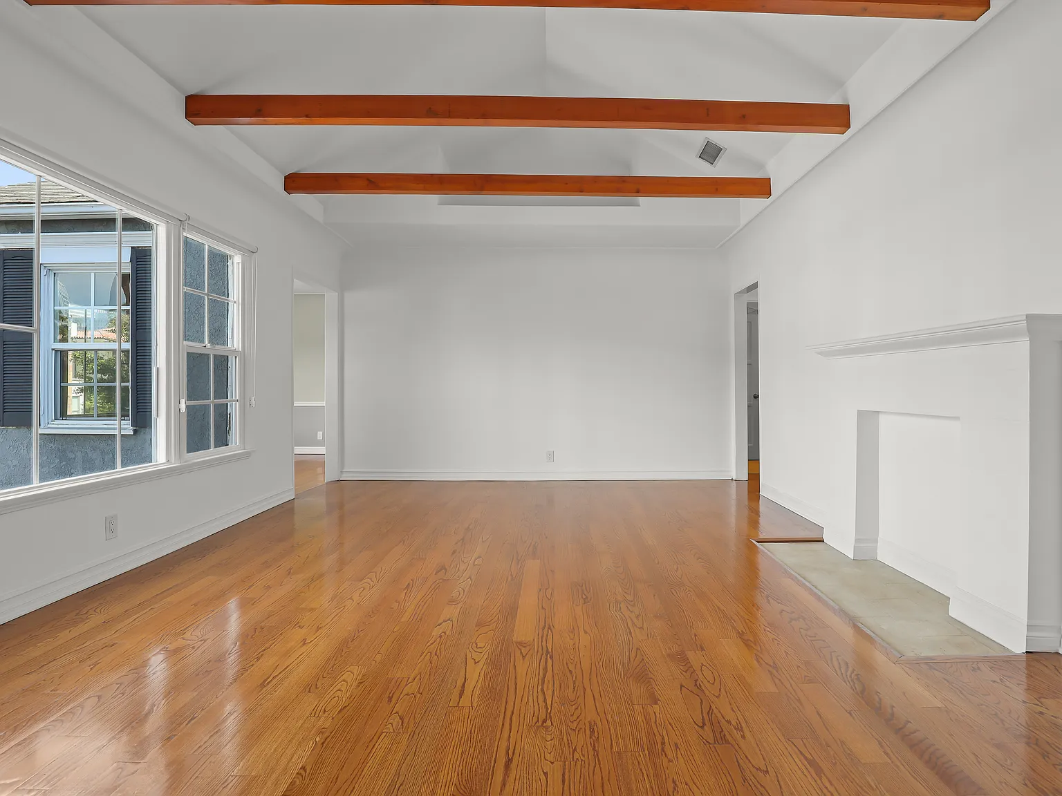 1407 S Beverly Glen Blvd — Photo 3