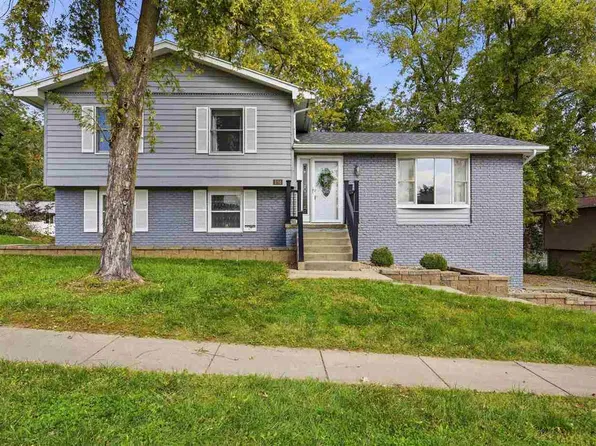 131 Penfro Dr, Iowa City, IA 52246