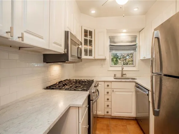 2250 Palmer Avenue #3L, New Rochelle, NY 10801