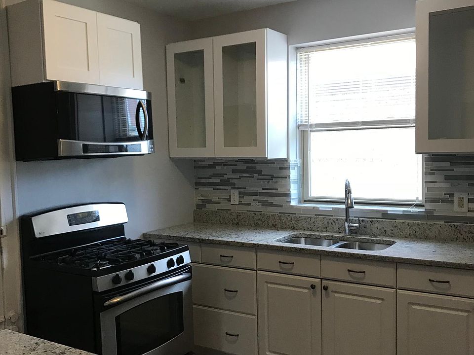 1st image of 1708 N Narragansett Ave #102