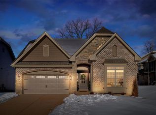 950 Grand Reserve Ct, Chesterfield, MO 63017