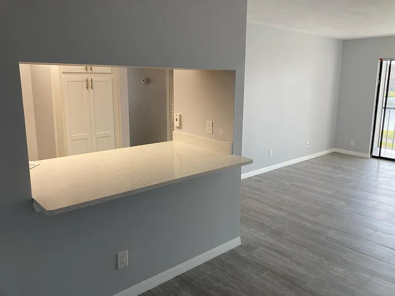 8211 Sun Spring Cir — Photo 2