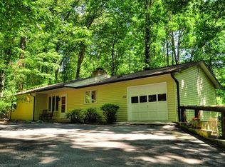302 McKissick Rd, Flat Rock, NC 28731