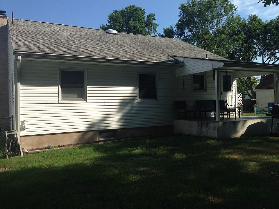 2nd image of 14 Fairfax Dr