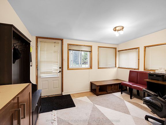 3rd image of 25 Playfair Dr