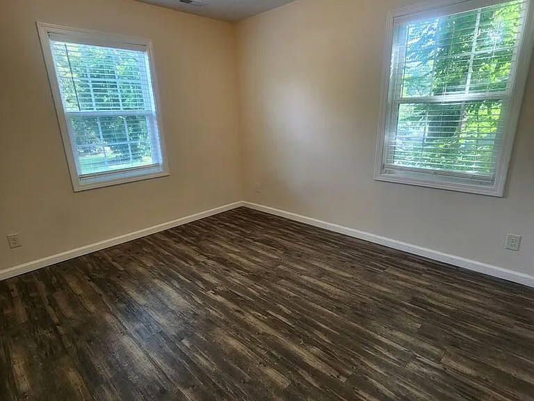 6495 Portsmouth Dr — Photo 8