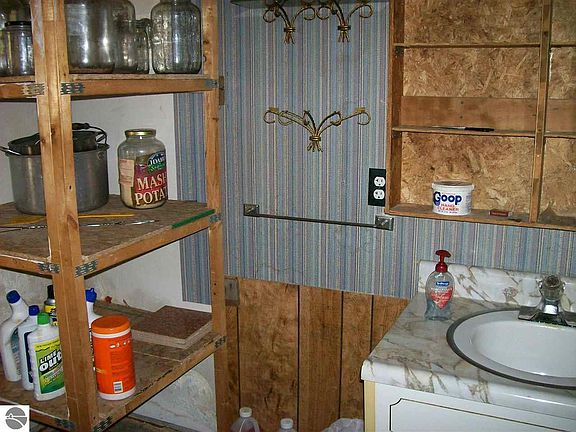 5th image of 1535 Fawn Lake Dr