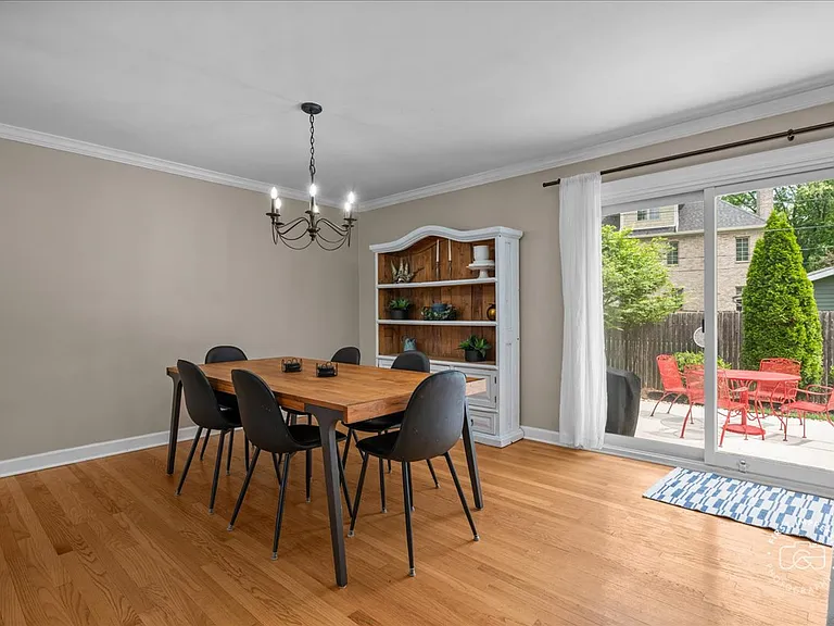 325 Hemlock Ln — Photo 22