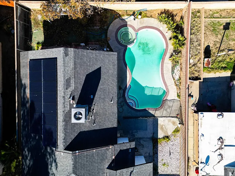837 Sunrise Ct — Photo 3