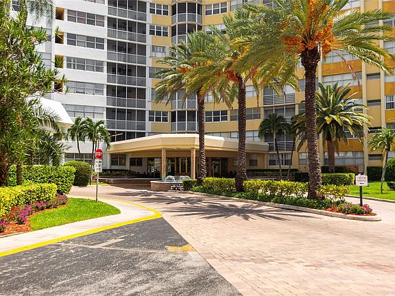 2nd image of 100 Golden Isles Drive #408