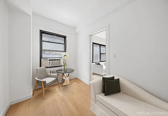 3rd image of 150 E 56th St APT 10A