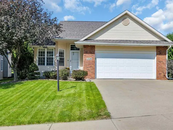 2120 Avalon Ln, Coralville, IA 52241