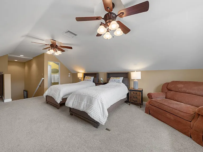 18087 Newview Dr — Photo 13