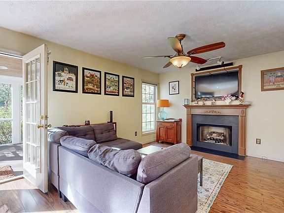 2nd image of 2967 Lake Powell Rd